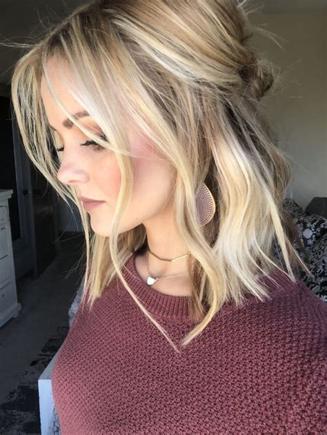 This allover platinum has some daring pink undertones that make it a cute hair color spin on strawberry blonde. 32+ Best Blonde Hair Color Ideas for 2018 - Cute Haircuts ...