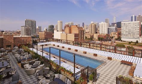Known as chicago's coziest rooftop, this bar is known. The 10 Best Swimming Pools in Chicago