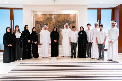 يلزم إقامة مستقلة وأن يكمل السن القانوني حسب تاريخ الميلاد المسجل في الجواز. سمو الشيخ عبدالله بن زايد يستقبل وفدا من طلبة مدارس ...