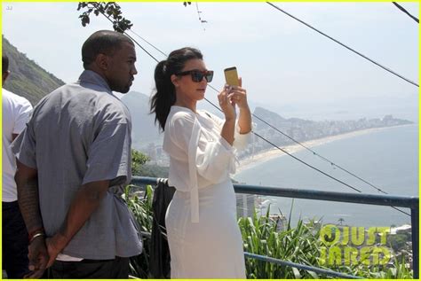 Pregnant Kim Kardashian And Kanye West Vidigal Tour With