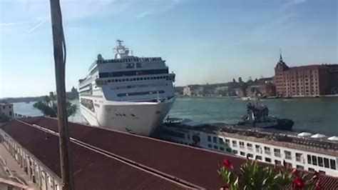Five People Hurt After Cruise Ship Crashes In Venice Channel 4 News