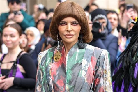 Lisa Rinna Wears Retro Bowl Cut At Paris Fashion Week And Fans React