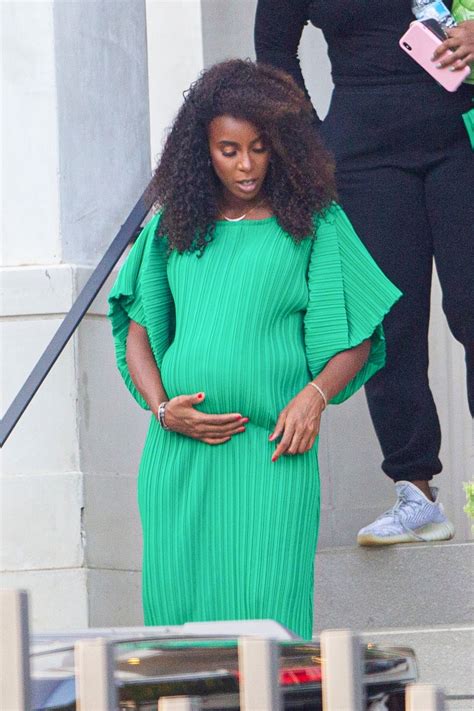 Pregnant Kelly Rowland Leaves Photoshoot In Brentwood 10 19 2020 Hawtcelebs