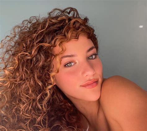 Sofie Dossi Bio Age Height Wiki Models Biography