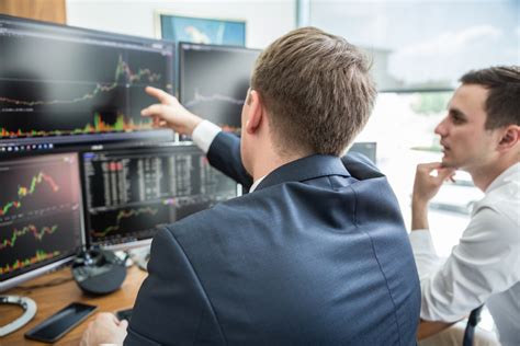 What Stockbrokers Do And How To Become One Liveinsure