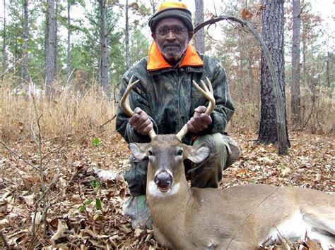 Guided Deer Hunting In Alabama Chattokee Lodge