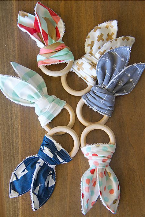 Knit it according to the scheme in the figure, rotary rows of the rvn. Natural Wood & Bunny Ear Teething Ring (With images ...