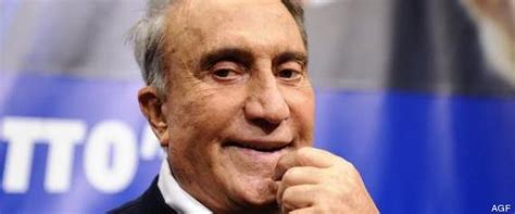 Il giornalista emilio fede oggi di nuovo ai domiciliari, fermato in un ristorante dai carabinieri: Intervista a Emilio Fede: "Requisitoria Ruby bis ...