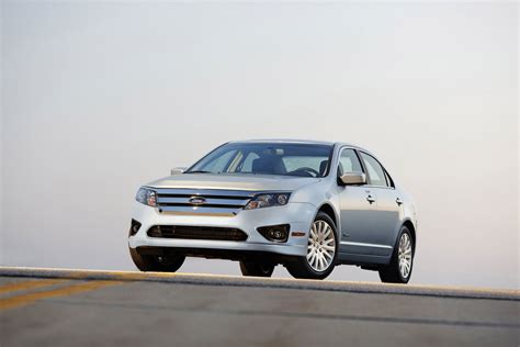 2012 Ford Fusion Hybrid Review Specs Pictures Price And Mpg