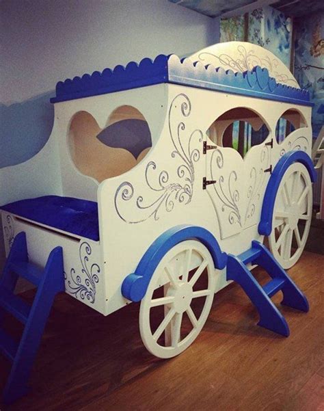 Royal Princess Carriage Single Bed with Pretty Detail in ...