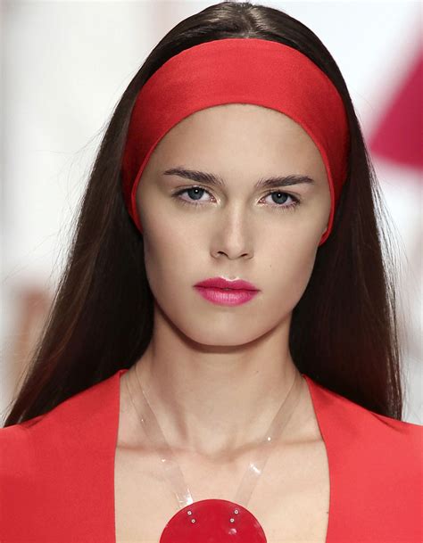 Bandeau Cheveux Rouge 20 Coiffures Avec Un Bandeau Qui Donnent Du