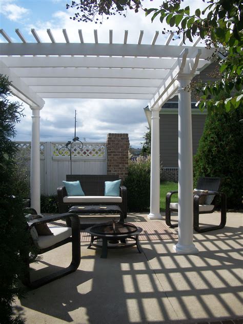 This Is A Freestanding Vinyl Pergola With Round Colums Vinyl Pergola