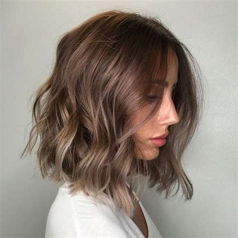Holders of thick hard hair can wear a hairstyle with a clear contour, and women with thin sparse hair can recommend soft waves and cascading haircut bob. Latest Alternatives About Hairstyles for Short Wavy Hair ...