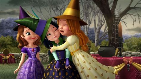 Lily Hugging Lucinda Sofia The First Princess Sofia Disney Pixar