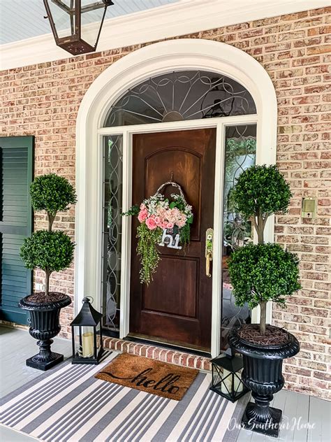 29 Best Front Door Flower Pots Ideas And Designs For 2020