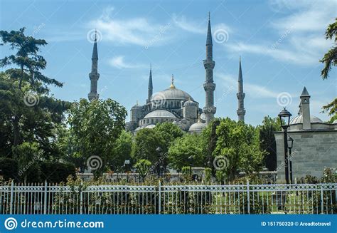 La Mezquita Azul En Estambul Turqu A Foto De Archivo Imagen De