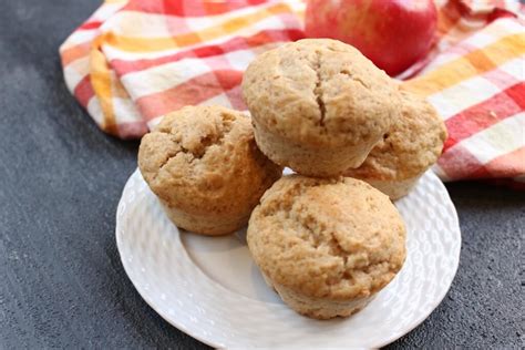 We live in an an old log cabin deep in the forest that we built ourselves! Cinnamon Applesauce Muffins - Mom to Mom Nutrition