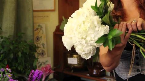 Wedding Flower Ideas How To Make A Bridal Bouquet With Fresh Flowers