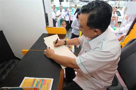 Kota ini terletak di pantai barat laut kalimantan menghadap laut cina selatan. Perkhidmatan Kaunter Bergerak Ar Rahnu YaPEIM (Van) Kota ...