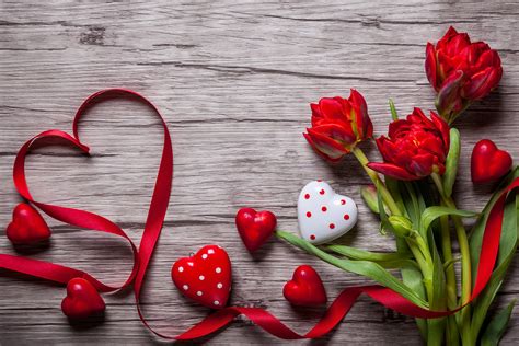 2048x1536 Resolution Red Flowers Valentine S Day Love Image Heart