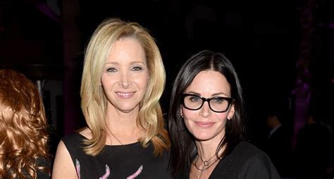 Lisa Kudrow And Courteney Cox Play Hilarious Friends