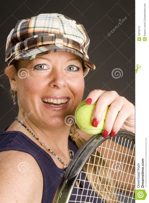 rappe de tennis de pratique de femme photo stock image du joueur supplémentaire 10016774