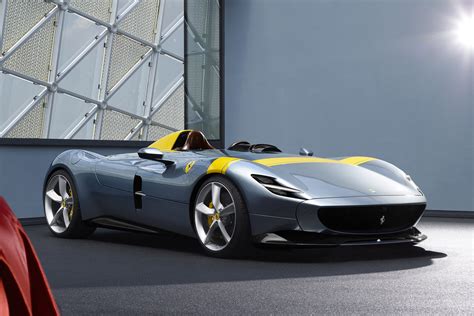 Les Ferrari Monza Sp1 Et Sp2 Inaugurent La Gamme Icone Motorlegend