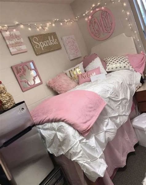 38 Elegant Dorm Room Decorating Ideas 30 In 2020 Girls Dorm Room