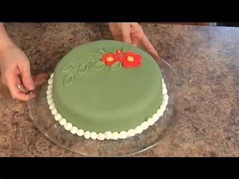 This is a great fondant recipe that can be tinted with paste food color if desired. How to Decorate a Homemade Cake Using Fondant : Decorating ...