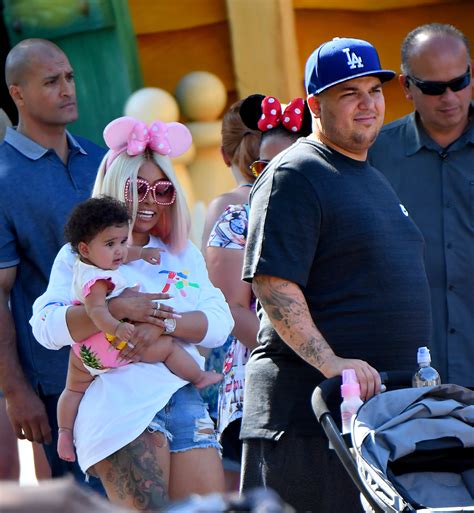 page 2 of 2 celebrity seeds rob kardashian shares sweet snaps of his darling daughter dream