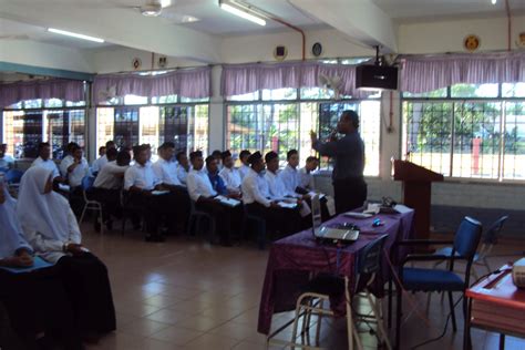 Di tebing sejarah pasir salak. PROGRAM PERSEDIAAN UNIVERSITI SMK DATO' MUSTAFFA PASIR ...