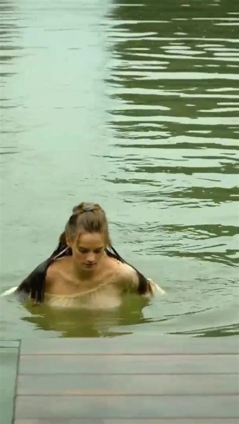Nude Celebs Noemie Schmidt In Versailles Porn Gif Video Nebyda Com