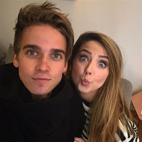 This Is My Favorite Picture Of Them Ever Omg So Perfect Joe Sugg Joe And Zoe Sugg Zoe Sugg