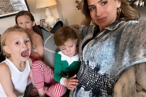 After Her Pregnancy Announcement Hilaria Baldwin Shows Off Her Baby