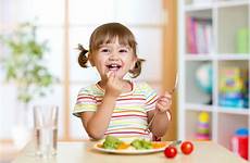 toddler meal feeding plan eating ages sample food healthy girl happy nutrition planning feed