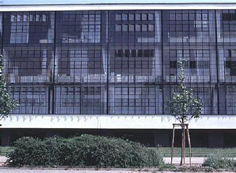 Walter Gropius Edificio Del Bauhaus Dessau 1925 Infobuild