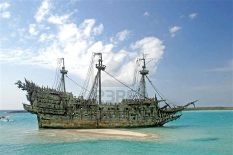 A Replica Of An Old Ship In The Caribbean Real Pirate Ships Pirate