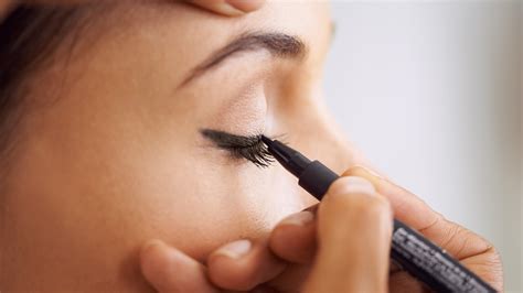 Best Liquid Eyeliners Waterproof Eyeliner Pens 2022 Glamour UK