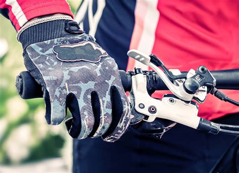 The 8 Best Waterproof Gloves For Cycling Reviews And Guide 2023