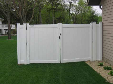 You may need to research other styles of gate for specialized purposes, such as keeping animals. Vinyl Privacy Fencing in St Paul, Lakeville, Twin Cities, Woodbury, Cottage Grove & Minneapolis ...