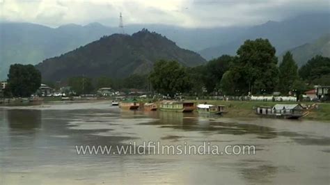 View Of Jhelum River Srinagar Youtube