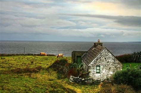 Irish Cottage Ireland Cottage Cottages By The Sea