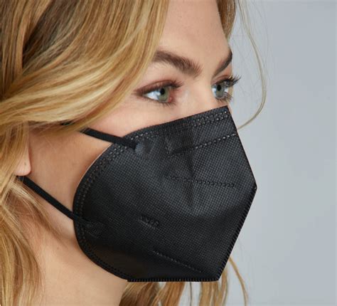 Who Recommends Masks On Long Flights As Covid Variant Spreads — Get The