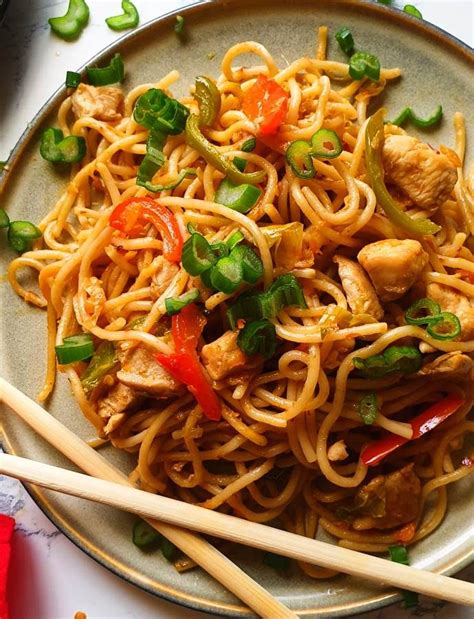How To Make Quick Easy Chicken Chow Mein Noodles Recipe Chicken