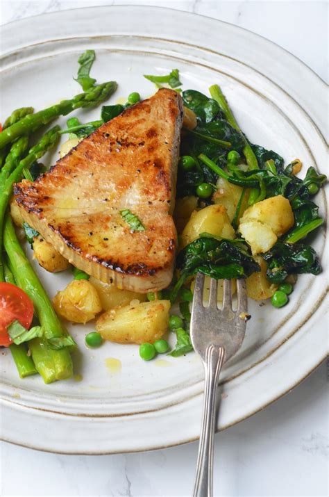 Tuna Steak With Smashed Potatoes And Spring Greens Sophies Blend