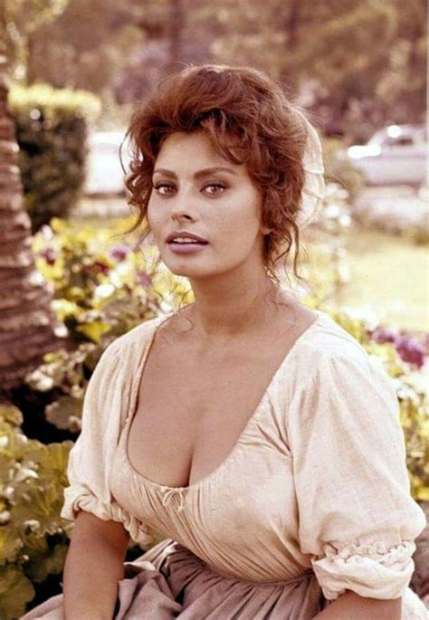 Counted amongst the most beautiful and talented actresses to have ruled the world of cinema. Found on Bing from www.pinterest.com | Sophia loren photo, Sophia loren, Sofia loren