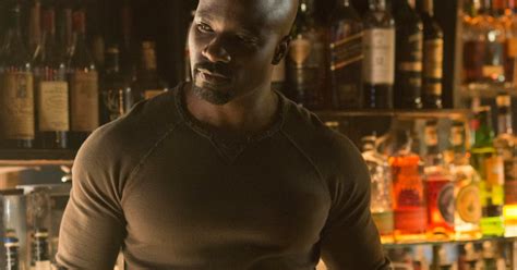 Luke Cage Mike Colter Teases Future With Jessica Jones Time