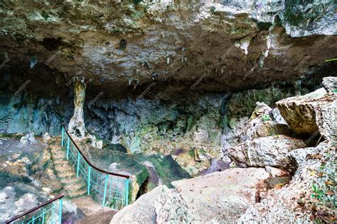 Premium Photo Cave At Los Tres Ojos National Park In Santo Domingo