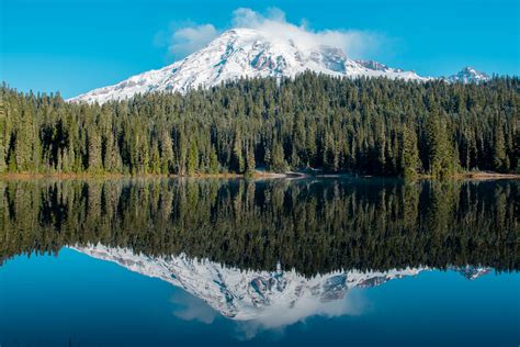Stunning Fall Day Hikes In Mount Rainier National Park For All Skill