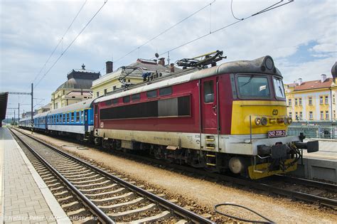 It originally ran with unique motor units named also slovenská strela, later with various. RegionalBahn: Egy vonal, egy név